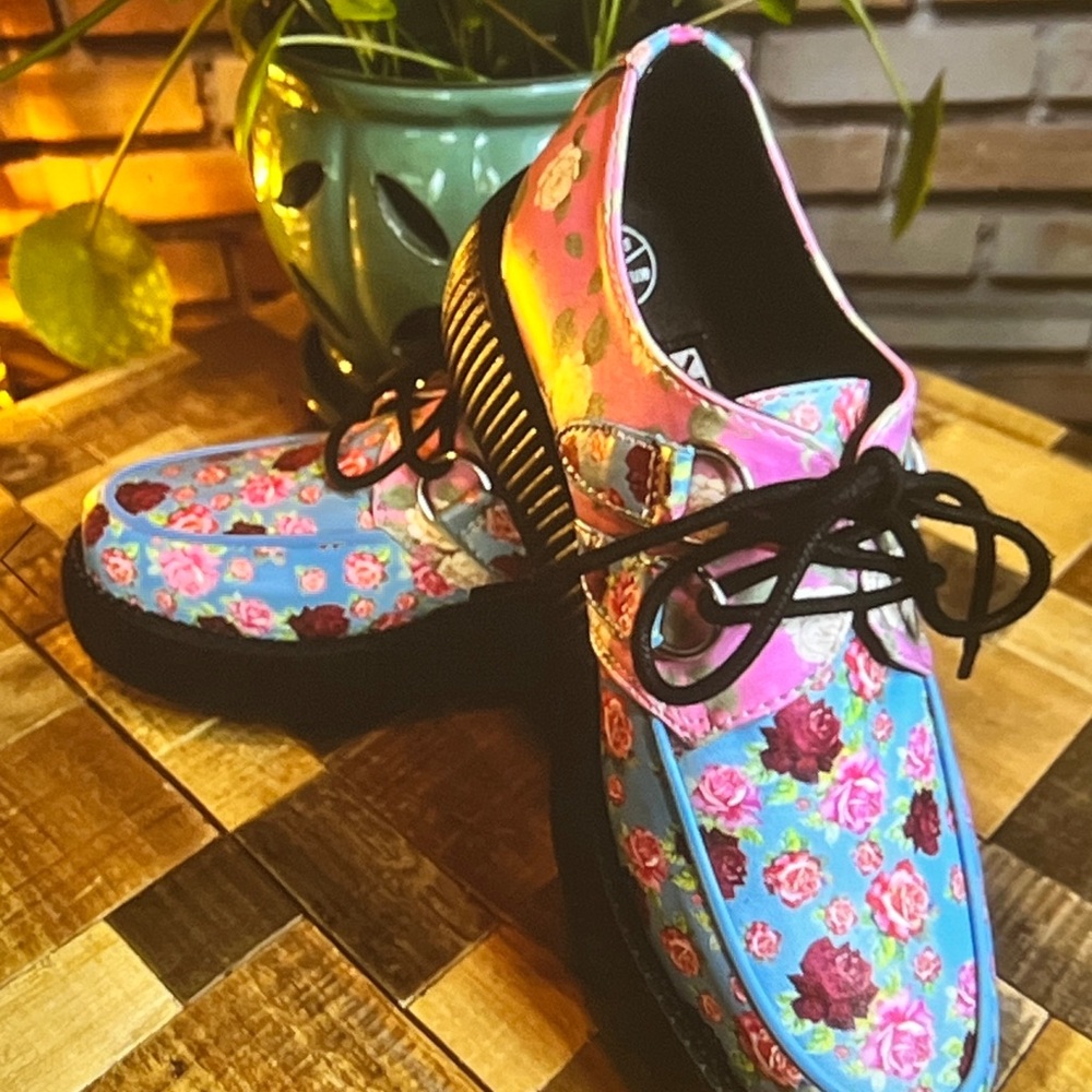 👞 T.U.K. Mixed Floral VIVA Mondo Creeper — Pink / Red Floral — Sz 38EU 7-7.5W